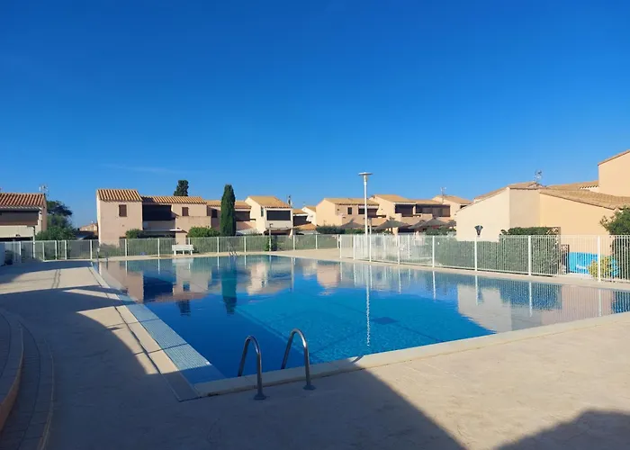 Aphrodite Village Naturiste A Port Apartment